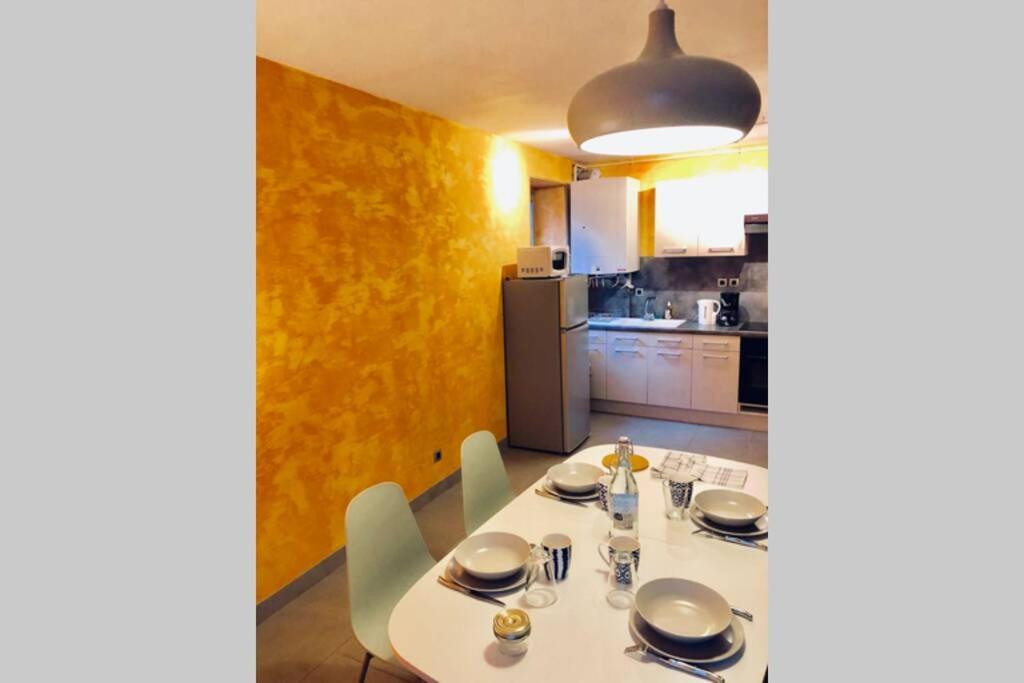 F3 - Neuf - 4/6 P - Lits King Size - Wifi - Cour Appartement Le Puy-en-Velay Buitenkant foto